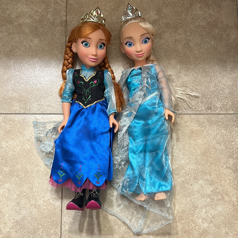 Frozen Jakks 18’ Anna and Elsa Princess Dolls (Both)